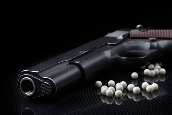 Lire la suite à propos de l’article Répliques d’armes : attention aux blessures