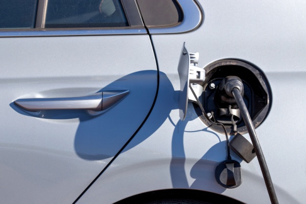Lire la suite à propos de l’article Recharge des véhicules électriques : un crédit d’impôt restrictif ?