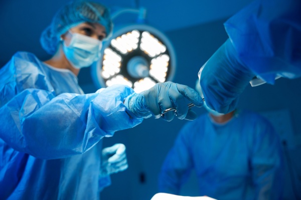 Lire la suite à propos de l’article Infirmiers : une dérogation pour intervenir en bloc opératoire