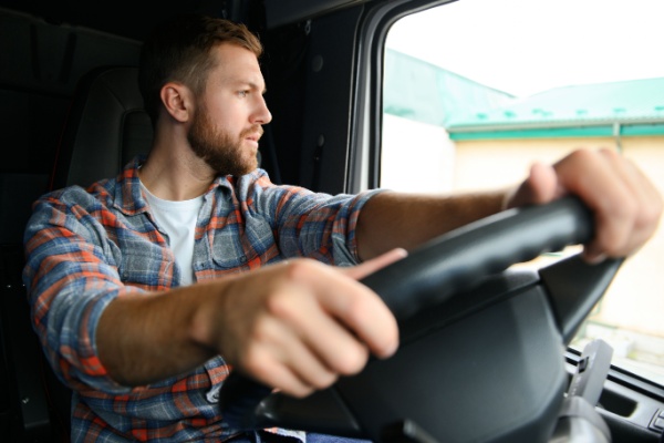 Lire la suite à propos de l’article Conducteur routier : du nouveau sur le temps de travail effectif !