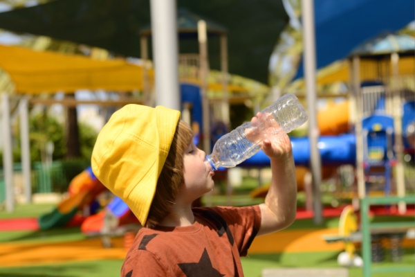 Lire la suite à propos de l’article Contenants alimentaires et santé : la lutte contre le plastique continue !