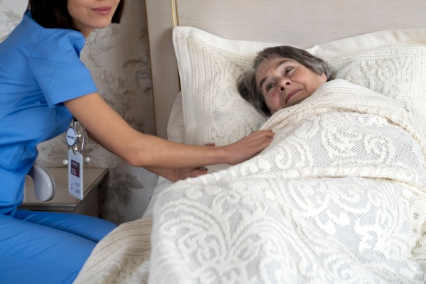 Lire la suite à propos de l’article Hospitalisation à domicile : quelle rémunération pour les établissements de santé ?