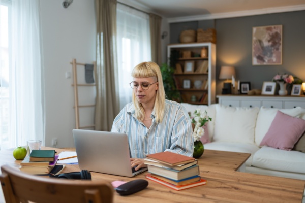 Lire la suite à propos de l’article Télétravail : des précisions sur l’indemnité d’occupation du domicile
