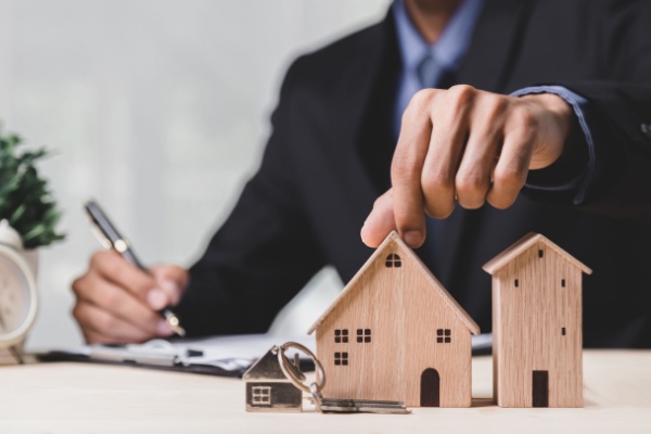 Lire la suite à propos de l’article Achat immobilier : 3ème vague de hausse des frais de notaire