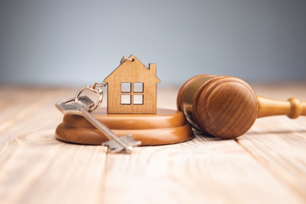 Lire la suite à propos de l’article Agents immobiliers : le formalisme du mandat en question