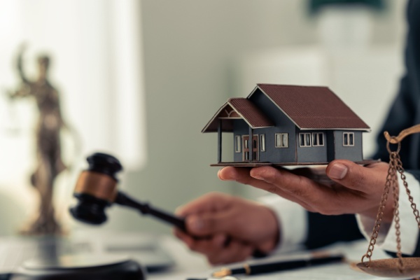 Lire la suite à propos de l’article Tarifs des Commissaires-priseurs judiciaires – 2024-2026