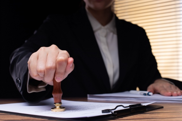 Lire la suite à propos de l’article Tarifs des greffiers des tribunaux de commerce – Actes judiciaires – 2024-2026