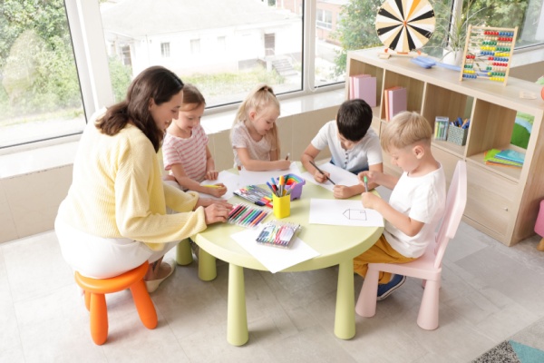 Lire la suite à propos de l’article Établissement d’accueil collectif de jeunes enfants : une liste de qualifications élargie