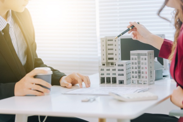 Lire la suite à propos de l’article Taxe sur les bureaux : et si votre local commercial se situe dans un ensemble de bureaux ?