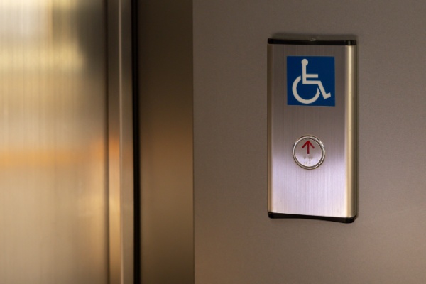 Lire la suite à propos de l’article Bâtiments neufs à usage professionnel : l’accessibilité au 1er plan !