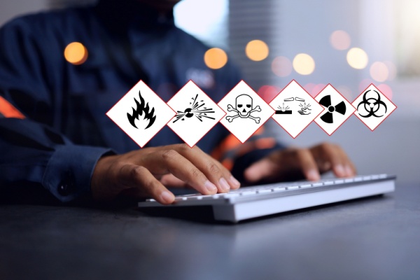 Lire la suite à propos de l’article Risque chimique : un cadre renforcé