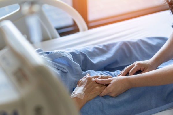 Lire la suite à propos de l’article Soins palliatifs : une amélioration de la prise en charge