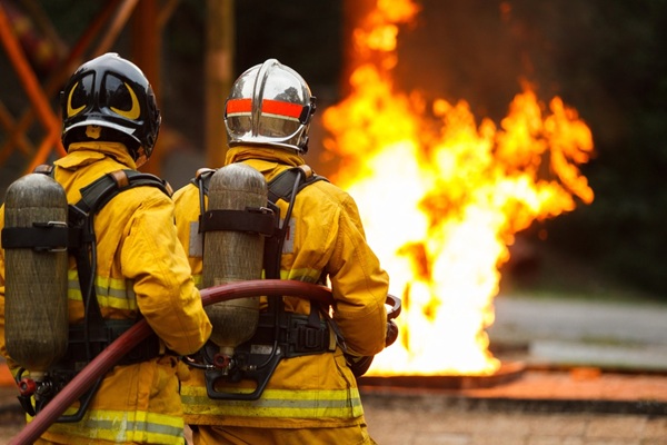 Lire la suite à propos de l’article Incendies estivaux 2026 : des mesures de soutien aux entreprises