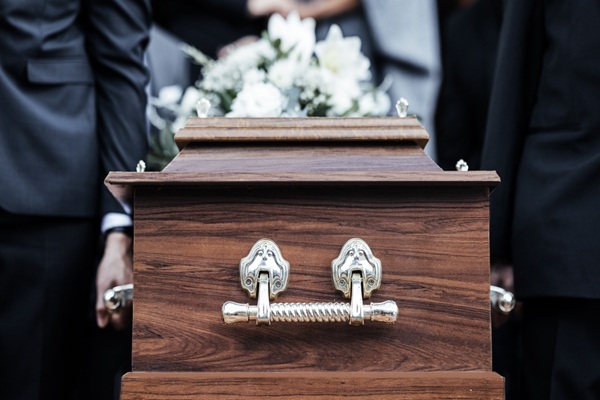 Lire la suite à propos de l’article Entreprises funéraires : une information obligatoire des familles revisitée